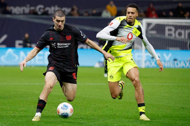 Leverkusen, Germany, 1 Soccer Bundesliga 12 Matchday Season 2025 26 Bayer 04 Leverkusen Borussia Dortmund 1 2 on 29 11 2025 at Bay Arena in Leverkusen Ibrahim MAZA LEV left and Felix NMECHA BVB right