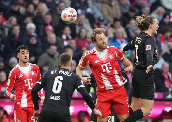 29 11 2025,1 Bundesliga, FC Bayern Muenchen vs St Pauli, Allianz Arena Muenchen, Soccer, Sports, in the picture Aleksandar Pavlovic FC Bayern Muenchen , James Sands St Pauli , Harry Kane FC Bayern Muenchen vs Jackson Irvine St Pauli