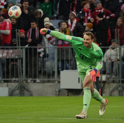 29 11 2025,1 Bundesliga, FC Bayern Muenchen vs St Pauli, Allianz Arena Muenchen, Soccer, Sports, in picture Manuel Neuer FC Bayern Muenchen