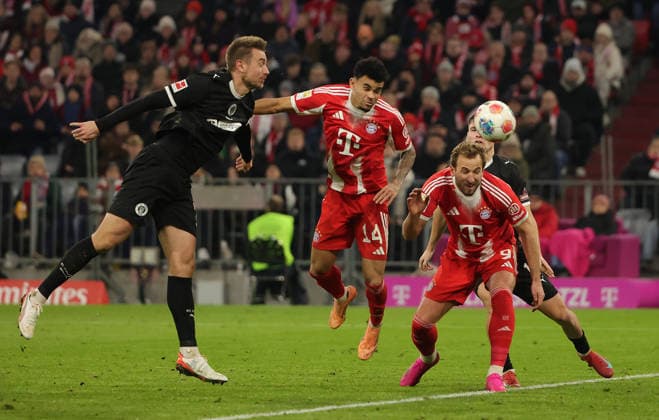 29 11 2025,1 Bundesliga, FC Bayern Muenchen vs St Pauli, Allianz Arena Muenchen, Soccer, Sports, in the picture Hauke Wahl St Pauli , 2 1 Goal by Luis Diaz FC Bayern Muenchen , Harry Kane FC Bayern Muenchen andArkadiusz Pyrka St Pauli