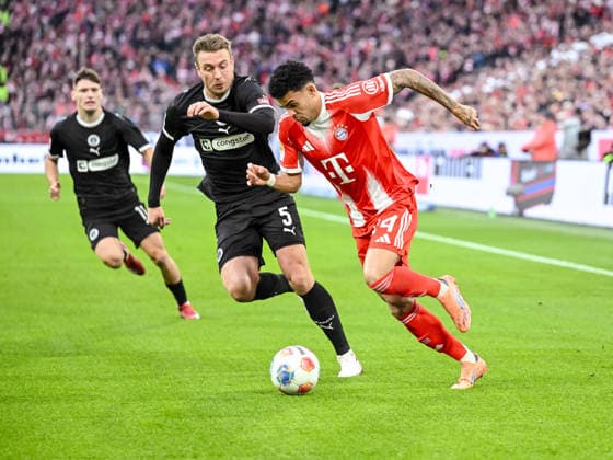 Arkadiusz Pyrka FC St Pauli , Hauke Wahl FC St Pauli and Luis Diaz Bayern Munich battle for the ball during the Bundesliga match between FC Bayern Munich and FC St Pauli at Allianz Arena on November 29, 2025 in Munich, Germany Photo by Harry Langer DeFodi Images Arkadiusz Pyrka FC St Pauli , Hauke Wahl FC St Pauli and Luis Diaz Bayern München battle for the ball during the Bundesliga match between FC Bayern München and FC St Pauli at Allianz Arena on November 29, 2025 in München, Germany Photo by Harry Langer DeFodi Images DFL regulations prohibit any use of photographs as image sequences and or quasi video Photo by Harry Langer DeFodi Images DFL regulations prohibit any use of photographs as image sequences and or quasi video
