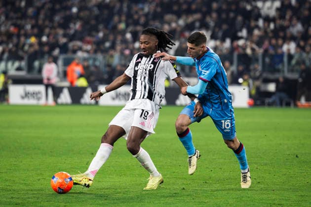 Juventus FC v Cagliari Calcio - Serie A Khephren Thuram of Juventus FC competes for the ball with Matteo Prati of Cagliari Calcio during the Serie A football match between Juventus FC and Cagliari Calcio. Turin Italy Copyright: xNicolòxCampox
