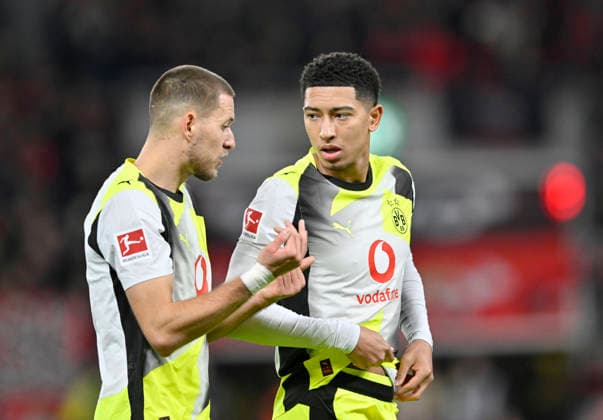 v l Waldemar Anton Borussia Dortmund , Jobe Bellingham Borussia Dortmund Gespraech Fussball 1 Bundesliga,12 Spieltag, Bayer 04 Leverkusen Borussia Dortmund 1 2, am 29 11 2025 in Leverkusen Germany DFL regulations prohibit any use of photographs as image sequences and or quasi video Â