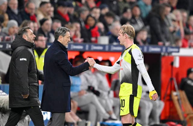v l Coach Niko Kovac Borussia Dortmund , Julian Brandt Borussia Dortmund Substitution Football 1 Bundesliga,12 Matchday, Bayer 04 Leverkusen Borussia Dortmund 1 2, on 29 11 2025 in Leverkusen Germany DFL regulations prohibit any use of photographs as image sequences and or quasi video Â