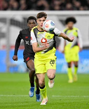 Aaron Anselmino Borussia Dortmund Action, Football 1 Bundesliga,12 Matchday, Bayer 04 Leverkusen Borussia Dortmund 1 2, on 29 11 2025 in Leverkusen Germany DFL regulations prohibit any use of photographs as image sequences and or quasi video Â