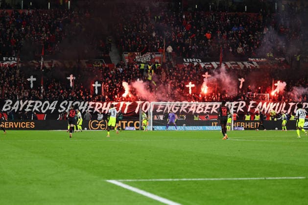 Leverkusen, BayArena, 29 11 25, GER, Men, 1 Bundesliga, Season 2025 2026, Bayer 04 Leverkusen Borussia Dortmund, Banner Bayer 04 Leverkusen Fans DFB DFL REGULATIONS PROHIBIT ANY USE OF PHOTOGRAPHS AS IMAGE SEQUENCES AND OR QUASI VIDEO Copyright: JoachimxBywaletz xJB-Sportfoto