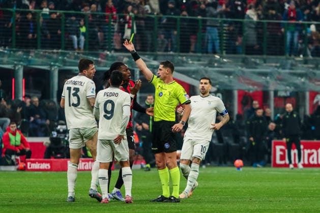 Giuseppe Collu referee during AC Milan vs SS Lazio, Italian soccer Serie A match in Milan, Italy, November 29 2025  Copyright: xRaffaelexConti IPAxSportx xipa-agency.netx xx IPA_68537419 IPA_Agency_IPA68537419