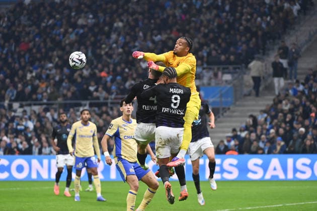 Olympique de Marseille v Toulouse FC - Ligue 1 McDonald s 2025 2026 01 Guillaume RESTES (tfc) during the Ligue 1 McDonald s match between Olympique de Marseille and Toulouse FC at Stade Velodrome on November 29, 2025 in Marseille, France. Marseille France  Copyright: xFEPx 776348217
