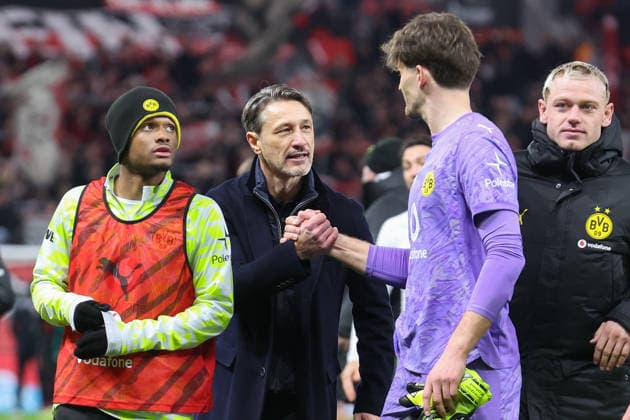 1 Bundesliga Bayer 04 Leverkusen Borussia Dortmund on 29 11 2025 at the BayArena in Leverkusen Coach Niko Kovac Dortmund and goalkeeper Gregor Kobel Dortmund 1 MH