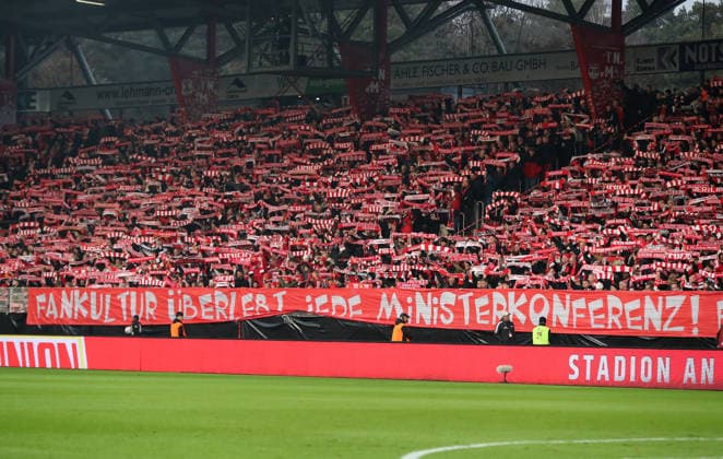 Poster, banner of Unionfans Fankultur survives every ministerial conference , scarves Gegengerade, anthem Sport Fußball Fußball Bundesliga Herren DFL 12 Spieltag Saison 2025 2026 29 11 2025 1 FC Union Berlin FCU vs 1 FC Heidenheim FCH DFL regulations prohibit any use of photographs as image sequences and or quasi video