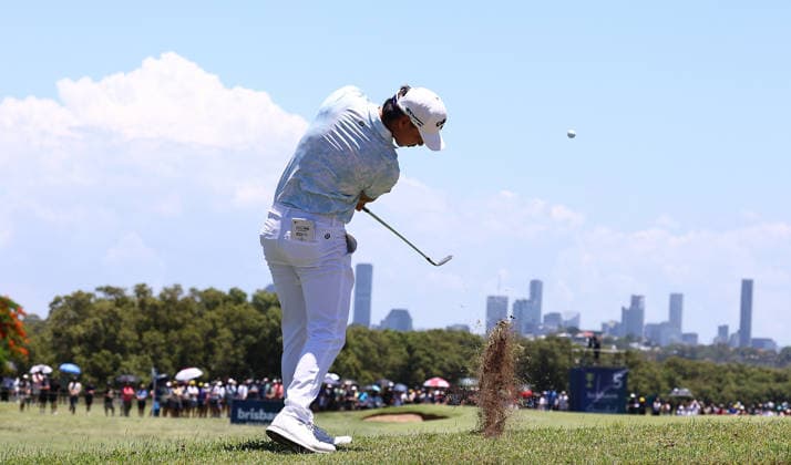 GOLF AUSTRALIAN PGA, Golf Herren Australia s Min Woo Lee plays a shot on the 5th hole during the Final Round of the Australian PGA Championship at Royal Queensland Golf Club in Brisbane, Sunday, November 30, 2025. ( NO ARCHIVING, EDITORIAL USE ONLY BRISBANE QUEENSLAND AUSTRALIA  Copyright: xx 20251130196578783500