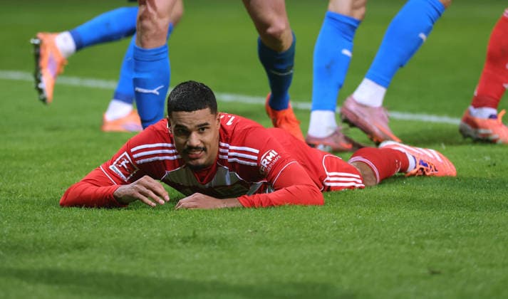 Danilho Doekhi disappointed after missed goal chance Disappointment Sport Football Soccer Bundesliga Men DFL 12 Matchday Season 2025 2026 29 11 2025 1 FC Union Berlin FCU vs 1 FC Heidenheim FCH DFL regulations prohibit any use of photographs as image sequences and or quasi video
