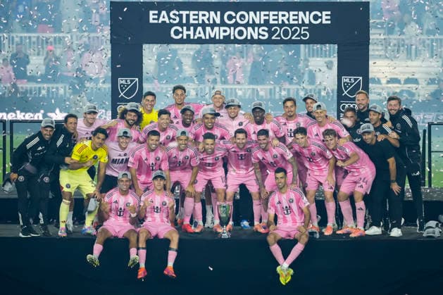 FT. LAUDERDALE, FL - NOVEMBER 29: Inter Miami pose for a team photo as Eastern Conference champions following the MLS, Fussball Herren, USA Eastern Conference finals between New York FC and Inter Miami CF on Saturday, November 29, 2025 at Chase Stadium in Fort Lauderdale, FL (Photo by Peter Joneleit Icon Sportswire) SOCCER: NOV 29 MLS Cup Playoffs Inter Miami CF vs NYC FC EDITORIAL USE ONLY Icon251129059