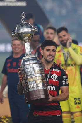 Palmeiras v Flamengo - Copa CONMEBOL Libertadores 2025 Final Lima, Peru - November 29: Giorgian de Arrascaeta of Flamengo celebrates after winning the Copa CONMEBOL Libertadores 2025 Final match between Palmeiras and Flamengo at Estadio Monumental U de Lima. Copyright: xLatinxSportxImagesx