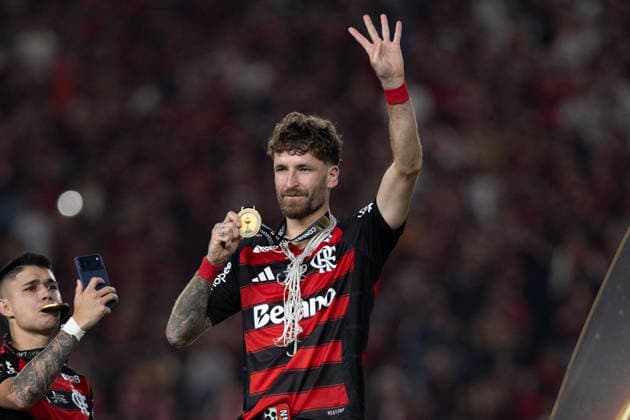 LIMA (PE), 11 28 2025 - LIBERTADORES FLAMENGO x PALMEIRAS - Leo Pereira during the match between Palmeiras and Flamengo, valid for the Final of the Copa Libertadores de America, held at Estadio Monumental U, on the afternoon of Saturday, the 29th. (Photo: Crizam Franca Photo Premium SPP) 30930 (Crizam FranoÂßa, Crizam Franca SPP) Copyright: xCrizamxFranoÂßa,xCrizamxFrancax xSPPx spp-en-CrFrCrFr-crizam_franca_photo_premium_326658