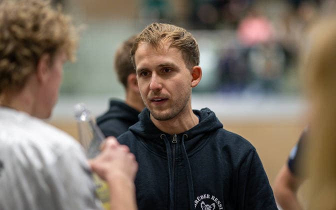 Volleyball, Season 2025 2026, 2 Bundesliga Nord, 29 11 2025, 09 Matchday, Men, TuV Bocholt blue vs TuS Mondorf white Max Ole Luebbert Coach TuB Bocholt , Bocholt Sporthalle West Nordrhein Westfalen Germany 251129_vb_tub-bocholt_tus-mondorf_46517