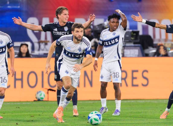 November 29, 2025, San Diego, California, USA: Thomas Muller 13 of Vancouver Whitecaps with the ball during the Audi 2025 MLS, Fussball Herren, USA Cup Playoffs Western Conference Final match against the San Diego FC on Saturday November 29, 2025 at Snapdragon Stadium in San Diego, California. Vancouver Whitecaps defeat San Diego FC, 3-1. JAVIER ROJAS PI San Diego USA - ZUMAp124 20251129_zaa_p124_006 Copyright: xJavierxRojasx
