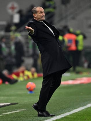 (251130) -- MILAN, Nov. 30, 2025 -- AC Milan s head coach Massimiliano Allegri gestures during a Serie A football match between AC Milan and Lazio in Milan, Italy, Nov. 29, 2025. (Photo by Xinhua) (SP)ITALY-MILAN-FOOTBALL-SERIE A-AC MILAN VS LAZIO AlbertoxLingria 