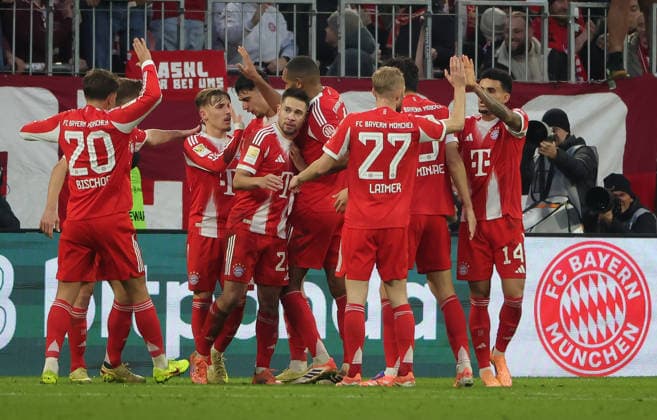 (251130) -- MUNICH, Nov. 30, 2025 -- Players of FC Bayern Munich celebrate scoring during the German first division Bundesliga football match between FC Bayern Munich and FC St. Pauli in Munich, Germany, Nov. 29, 2025. (Photo by Xinhua) (SP)GERMANY-MUNICH-FOOTBALL-BUNDESLIGA-BAYERN MUNICH VS ST. PAULI PhilippexRuiz 