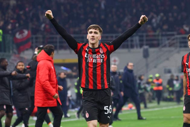 AC Milan v SS Lazio - Serie A Alexis Saelemaekers celebrates the victory during the Serie A match between AC Milan and SS Lazio in Milano, Italy, on November 29, 2025, at Giuseppe Meazza stadium Milano Milano Italy  Copyright: xMairoxCinquettix originalFilename:cinquetti-acmilanv251129_npRRh.jpg