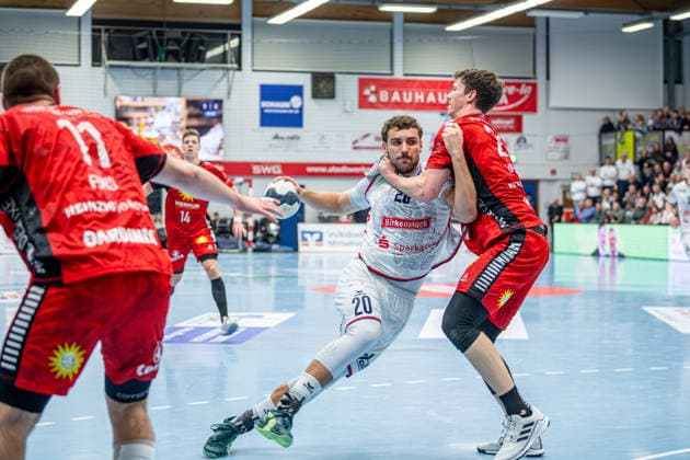 2 Handball Bundesliga TV Hüttenberg TuS N Lübbecke, 29 11 25 Leif Haack TV Hüttenberg, 20 , Sven Weßeling TuS N Lübbecke, 24 , Kasper Haugen Furu TuS N Lübbecke, 11 2 Handball Bundesliga TV Hüttenberg TuS N Lübbecke Hüttenberg, 29 11 25 Copyright: xBEAUTIFULxSPORTS Roeczeyx