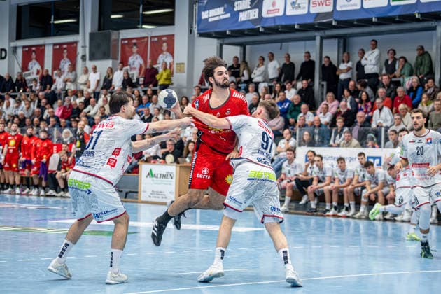2 Handball Bundesliga TV Hüttenberg TuS N Lübbecke, 29 11 25 Max Santos TuS N Lübbecke, 4 , David Kuntscher TV Hüttenberg, 97 , Hendrik Schreiber TV Hüttenberg, 51 2 Handball Bundesliga TV Hüttenberg TuS N Lübbecke Hüttenberg, 29 11 25 Copyright: xBEAUTIFULxSPORTS Roeczeyx