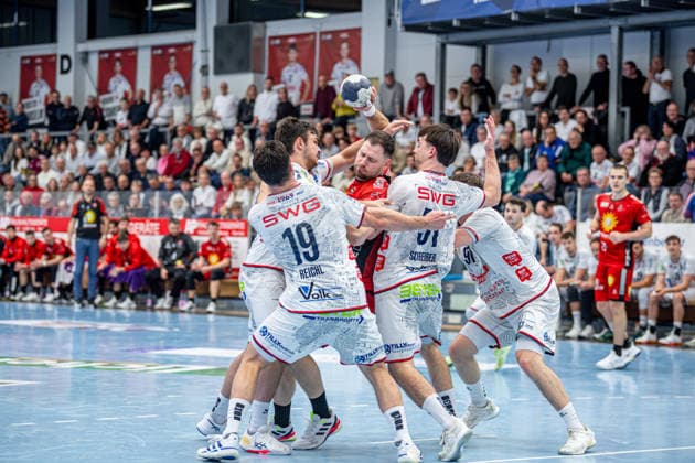 2 Handball Bundesliga TV Hüttenberg TuS N Lübbecke, 29 11 25 Yannick Dräger TuS N Lübbecke, 19 , Vit Reichl TV Hüttenberg, 19 , Hendrik Schreiber TV Hüttenberg, 51 , David Kuntscher TV Hüttenberg, 97 , Lasse Ohl TV Hüttenberg, 11 2 Handball Bundesliga TV Hüttenberg TuS N Lübbecke Hüttenberg, 29 11 25 Copyright: xBEAUTIFULxSPORTS Roeczeyx