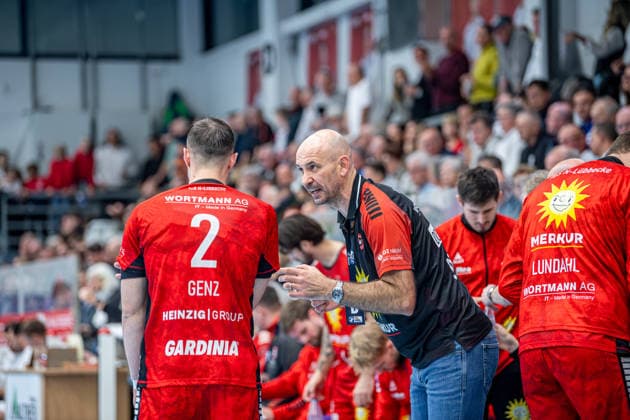 2 Handball Bundesliga TV Hüttenberg TuS N Lübbecke, 29 11 25 Davor Dominikovic TuS N Lübbecke , Jo Gerrit Genz TuS N Lübbecke, 2 2 Handball Bundesliga TV Hüttenberg TuS N Lübbecke Hüttenberg, 29 11 25 Copyright: xBEAUTIFULxSPORTS Roeczeyx
