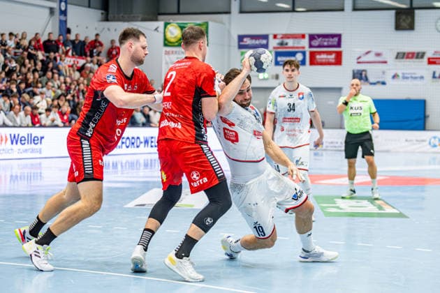 2 Handball Bundesliga TV Hüttenberg TuS N Lübbecke, 29 11 25 Vit Reichl TV Hüttenberg, 19 , Jo Gerrit Genz TuS N Lübbecke, 2 , Yannick Dräger TuS N Lübbecke, 19 , Paul Kompenhans TV Hüttenberg, 34 2 Handball Bundesliga TV Hüttenberg TuS N Lübbecke Hüttenberg, 29 11 25 Copyright: xBEAUTIFULxSPORTS Roeczeyx