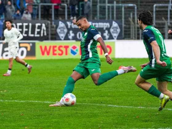 David Winke FC Guetersloh, 17 on goal FC Guetersloh vs Borussia Moenchengladbach U23, Football, Regionalliga West, Matchday 17, Season 2025 2026, 29 11 2025 FC Guetersloh vs Borussia Moenchengladbach U23, Football, Regionalliga West, Matchday 17, Season 2025 2026, 29 11 2025 Guetersloh Copyright: xEibner-Pressefoto DamianxKruczynx EP_DKI