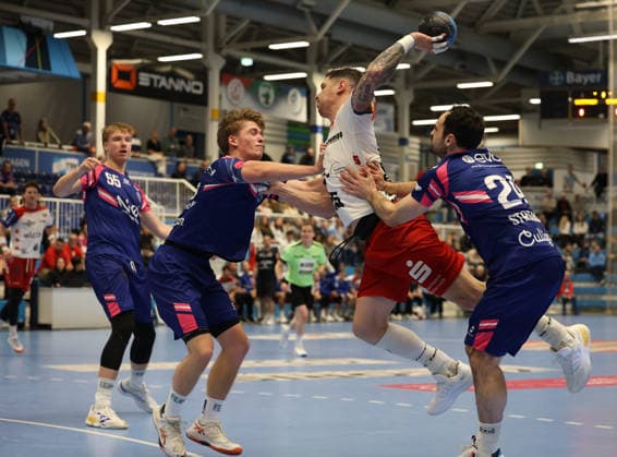 f l Frederik Sondermann TSV Bayer Dormagen 55 , Finn Schroven TSV Bayer Dormagen 19 , Csaba Leimeter HBW Balingen Weilstetten 55 , Peter Strosack TSV Bayer Dormagen 24 TSV Bayer Dormagen vs HBW Balingen Weilstetten, Matchday 13, Handball, 2 HBL, Season 2025 2026, 29 11 2025 TSV Bayer Dormagen vs HBW Balingen Weilstetten, Matchday 13, Handball, 2 HBL, Season 2025 2026, 29 11 2025 Dormagen Copyright: xEibner-Pressefoto ThomasxStoeckerx EP_TSR