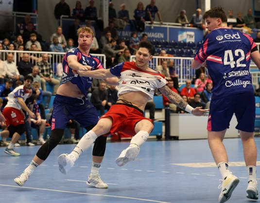 f l Frederik Sondermann TSV Bayer Dormagen 55 , Csaba Leimeter HBW Balingen Weilstetten 55 , Jan Schmidt TSV Bayer Dormagen 42 TSV Bayer Dormagen vs HBW Balingen Weilstetten, Matchday 13, Handball, 2 HBL, Season 2025 2026, 29 11 2025 TSV Bayer Dormagen vs HBW Balingen Weilstetten, Matchday 13, Handball, 2 HBL, Season 2025 2026, 29 11 2025 Dormagen Copyright: xEibner-Pressefoto ThomasxStoeckerx EP_TSR