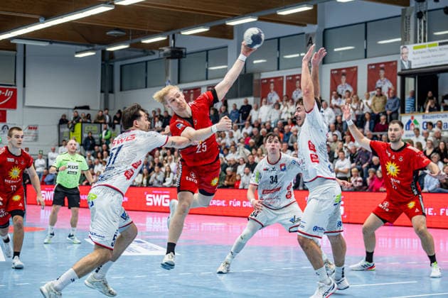 2 Handball Bundesliga TV Hüttenberg TuS N Lübbecke, 29 11 25 Henri Pabst TuS N Lübbecke, 25 , Hendrik Schreiber TV Hüttenberg, 51 , Lasse Ohl TV Hüttenberg, 11 , Paul Kompenhans TV Hüttenberg, 34 2 Handball Bundesliga TV Hüttenberg TuS N Lübbecke Hüttenberg, 29 11 25 Copyright: xBEAUTIFULxSPORTS Roeczeyx