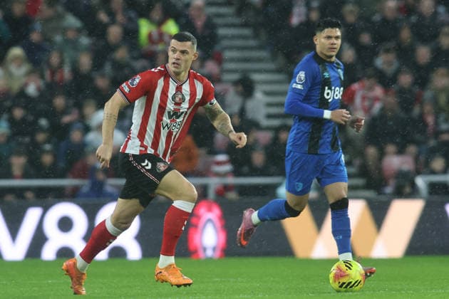 Sunderland v Bournemouth - Premier League Granit Xhaka of Sunderland runs with the ball during the Premier League match between Sunderland and Bournemouth at the Stadium of Light in Sunderland, England, on November 29, 2025. Sunderland Tyne and Wear United Kingdom  Copyright: xMIxNewsx originalFilename:fletcher-sunderla251129_npc8y.jpg
