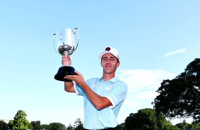 GOLF AUSTRALIAN PGA, Golf Herren Spain s David Puig celebrates with the trophy during the Final Round of the Australian PGA Championship at Royal Queensland Golf Club in Brisbane, Sunday, November 30, 2025. ( NO ARCHIVING, EDITORIAL USE ONLY BRISBANE QUEENSLAND AUSTRALIA  Copyright: xx 20251130174840193875