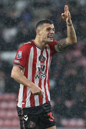 Sunderland v Bournemouth - Premier League Granit Xhaka of Sunderland plays during the Premier League match between Sunderland and Bournemouth at the Stadium of Light in Sunderland, England, on November 29, 2025. Sunderland Tyne and Wear United Kingdom  Copyright: xMIxNewsx originalFilename:fletcher-sunderla251129_npxuf.jpg