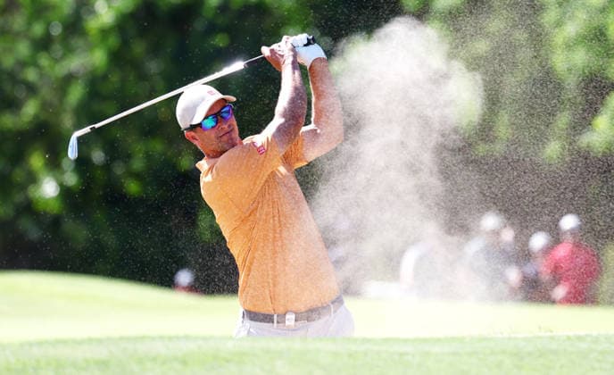 GOLF AUSTRALIAN PGA, Golf Herren Australia s Adam Scott plays out of a bunker during the Final Round of the Australian PGA Championship at Royal Queensland Golf Club in Brisbane, Sunday, November 30, 2025. ( NO ARCHIVING, EDITORIAL USE ONLY BRISBANE QUEENSLAND AUSTRALIA  Copyright: xx 20251130115129631774