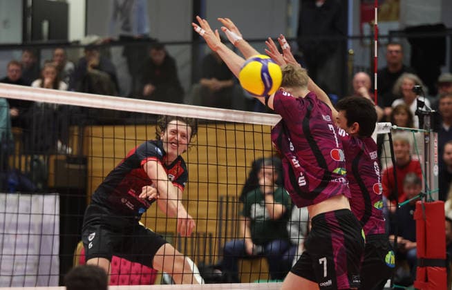 Ludwigsburg , Volleyball Bundesliga , Barock Volleys MTV Ludwigsburg vs Energiequelle Netzhoppers KW Königs Wusterhausen , left Ben Simon Bonin Ludwigsburg