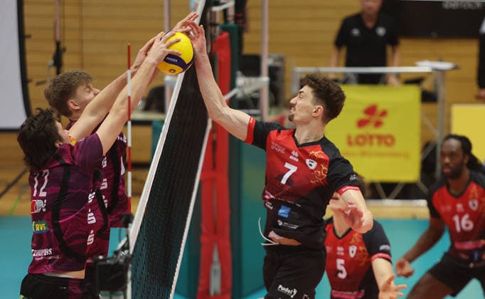 Ludwigsburg , Volleyball Bundesliga , Barock Volleys MTV Ludwigsburg vs Energiequelle Netzhoppers KW Königs Wusterhausen , right Tim Köpfli Ludwigsburg