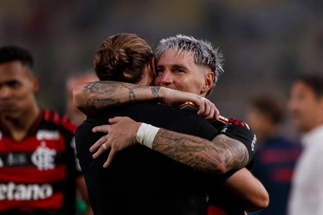 Palmeiras v Flamengo - Copa CONMEBOL Libertadores 2025 Final Lima, Peru - November 29: CR Flamengo Head Coach Filipe Luis and Guillermo Varela of Flamengo celebrate after winning the Copa CONMEBOL Libertadores 2025 Final match between Palmeiras and Flamengo at Estadio Monumental U de Lima. Copyright: xLatinxSportxImagesx