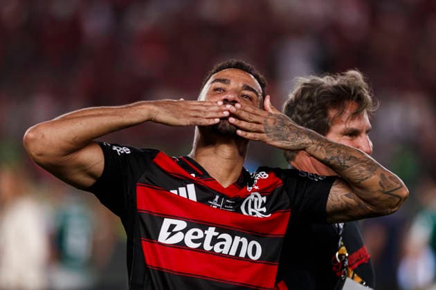 Palmeiras v Flamengo - Copa CONMEBOL Libertadores 2025 Final Lima, Peru - November 29: Danilo Luiz of Flamengo celebrates after winning the Copa CONMEBOL Libertadores 2025 Final match between Palmeiras and Flamengo at Estadio Monumental U de Lima. Copyright: xLatinxSportxImagesx