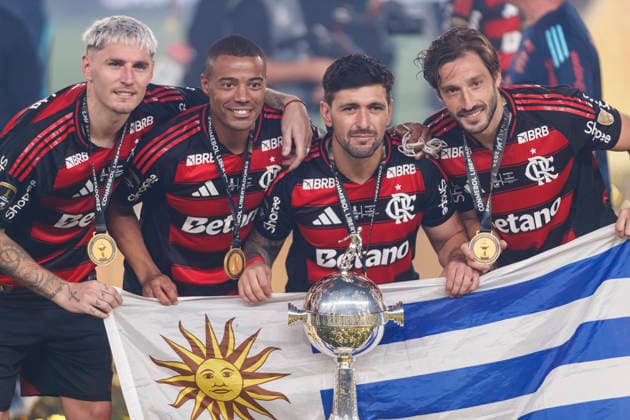 Palmeiras v Flamengo - Copa CONMEBOL Libertadores 2025 Final Lima, Peru - November 29: Guillermo Varela, Nicolas De La Cruz, Giorgian de Arrascaeta and Matias Vina of Flamengo of Flamengo celebrates after winning the Copa CONMEBOL Libertadores 2025 Final match between Palmeiras and Flamengo at Estadio Monumental U de Lima. Copyright: xLatinxSportxImagesx