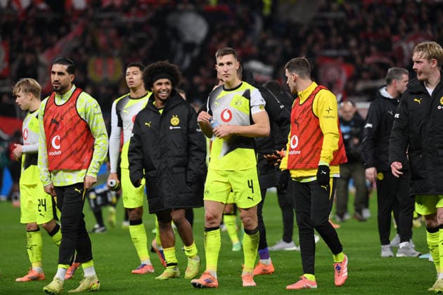 Emre Can Borussia Dortmund , Karim Adeyemi Borussia Dortmund , Nico Schlotterbeck Borussia Dortmund , front v li 29 11 2025, Football 1 Bundesliga, Season 2025 2026, Matchday 12, Bayer 04 Leverkusen Borussia Dortmund 1 2 DFL regulations prohibit any use of photographs as image sequences and or quasi video Leverkusen BayArena Nordrhein Westfalen Germany Team2