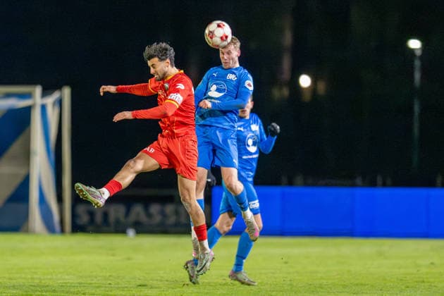 Soccer, Regionalliga Nord, BW Lohne Bremer SV, 21 Matchday, Season 2025 2026, 29 11 2025 vl Leon Gino Schmidt Bremer SV 7 with Leonard Bredol Blau Weiss Lohne 19 , Lohne Heinz Dettmer Stadion Niedersachsen Germany