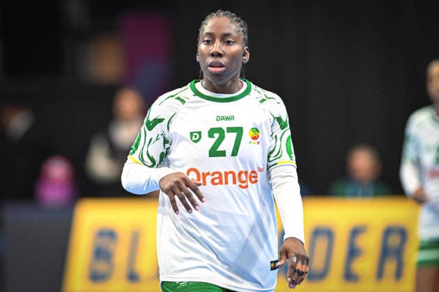 Netherlands, Handball, Womens World Championship 2025, Switzerland vs Senegal, 29 11 2025, Maaspoort Sports Events, s Hertogenbosch, Netherlands, Dienaba Sy Senegal, 27 Copyright: xMarkusxVerwimpx