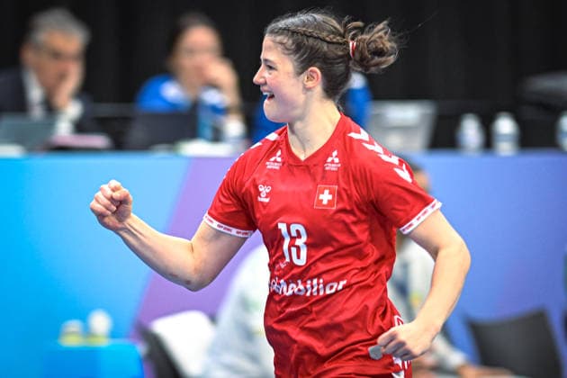 Netherlands, Handball, Womens World Championship 2025, Switzerland vs Senegal, 29 11 2025, Maaspoort Sports Events, s Hertogenbosch, Netherlands, Era Baumann Switzerland, 13 cheers Copyright: xMarkusxVerwimpx