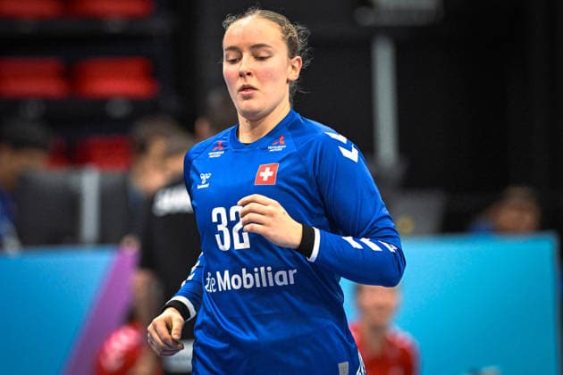 Netherlands, Handball, Womens World Championship 2025, Switzerland vs Senegal, 29 11 2025, Maaspoort Sports Events, s Hertogenbosch, Netherlands, Seraina Kuratli Switzerland, 32 Copyright: xMarkusxVerwimpx