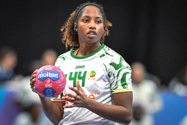 Netherlands, Handball, Womens World Championship 2025, Switzerland vs Senegal, 29 11 2025, Maaspoort Sports Events, s Hertogenbosch, Netherlands, Raissa Dapina Senegal, 44 Copyright: xMarkusxVerwimpx