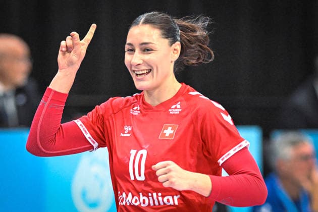 Netherlands, Handball, Womens World Championship 2025, Switzerland vs Senegal, 29 11 2025, Maaspoort Sports Events, s Hertogenbosch, Netherlands, Daphne Gautschi Switzerland, 10 is happy about a goal Copyright: xMarkusxVerwimpx