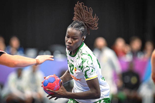 Netherlands, Handball, Womens World Championship 2025, Switzerland vs Senegal, 29 11 2025, Maaspoort Sports Events, s Hertogenbosch, Netherlands, Astou Ndiaye Senegal, 42 Copyright: xMarkusxVerwimpx